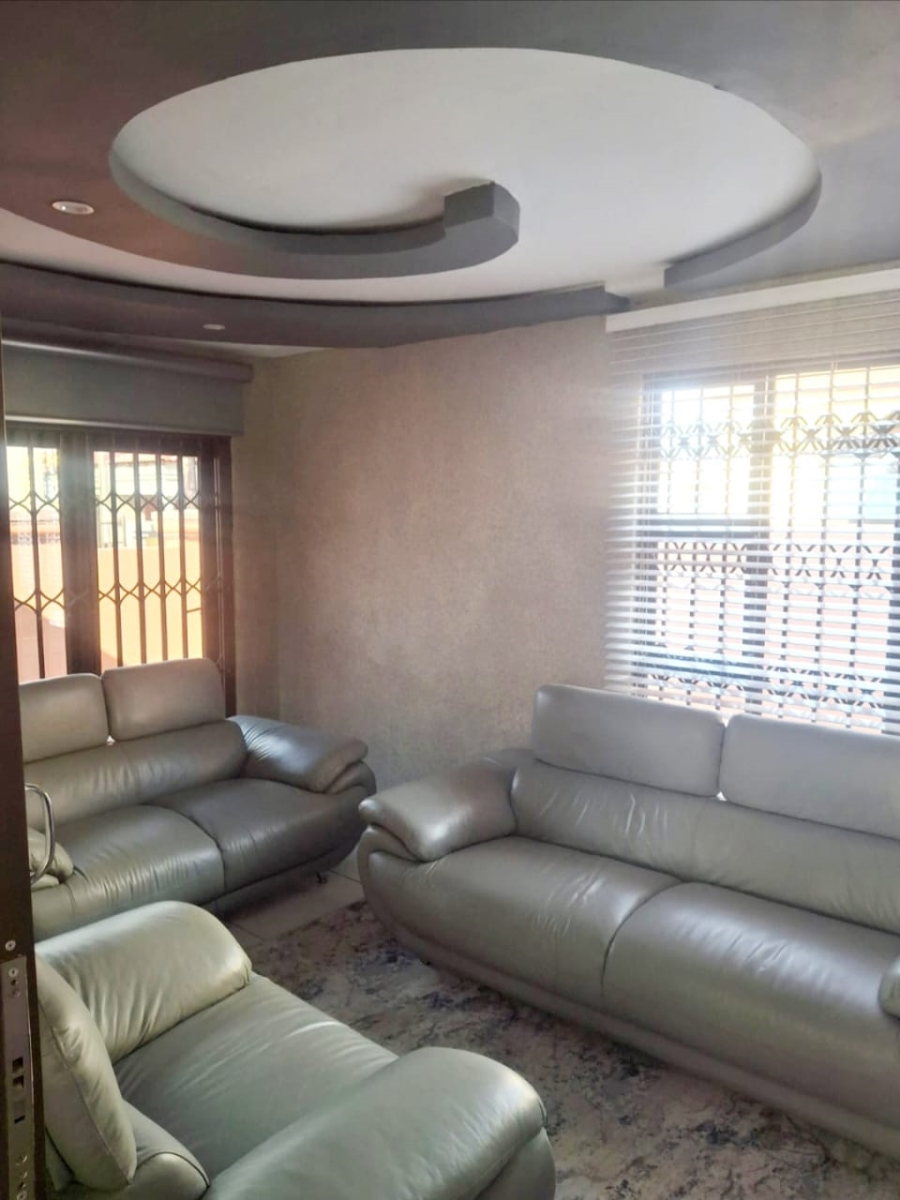 3 Bedroom Property for Sale in Golden Gardens Gauteng