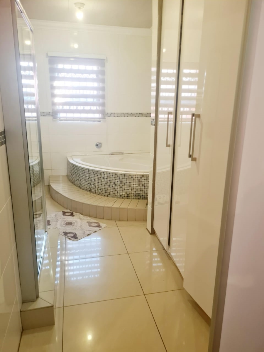 3 Bedroom Property for Sale in Golden Gardens Gauteng