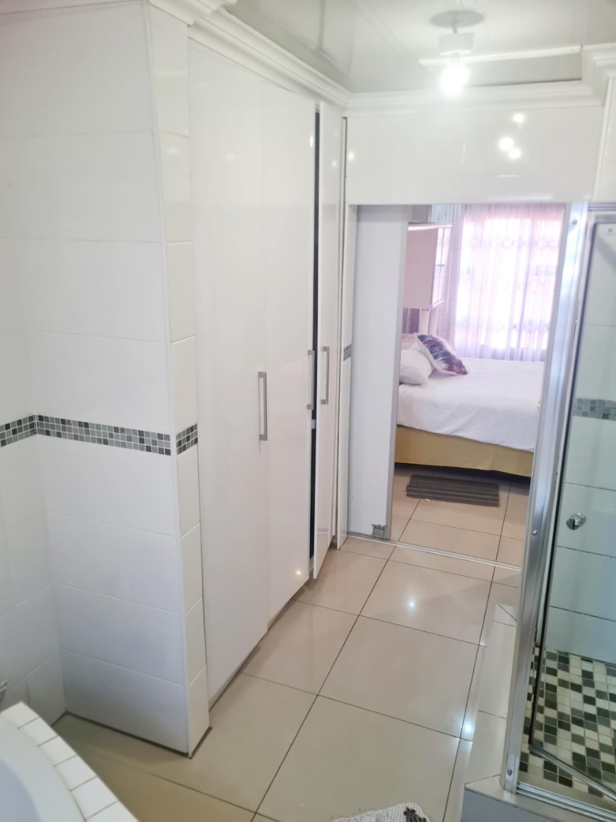 3 Bedroom Property for Sale in Golden Gardens Gauteng