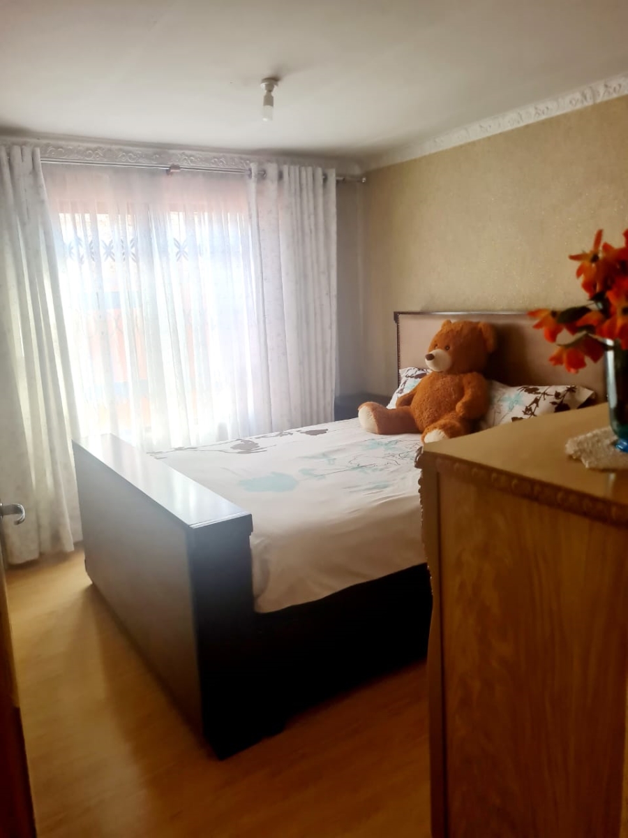 3 Bedroom Property for Sale in Golden Gardens Gauteng