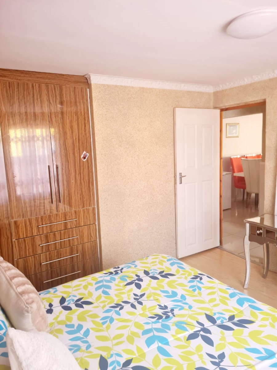 3 Bedroom Property for Sale in Golden Gardens Gauteng