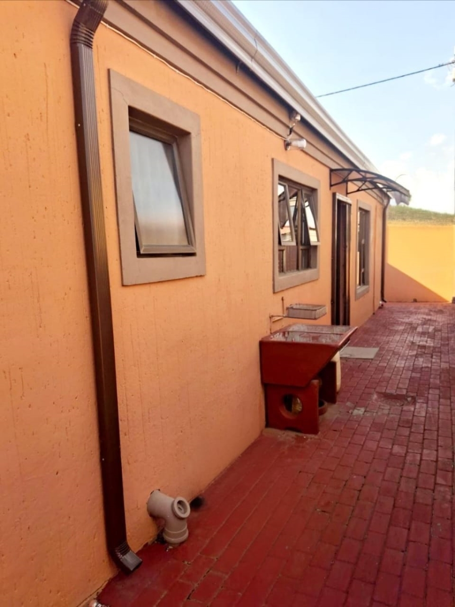 3 Bedroom Property for Sale in Golden Gardens Gauteng