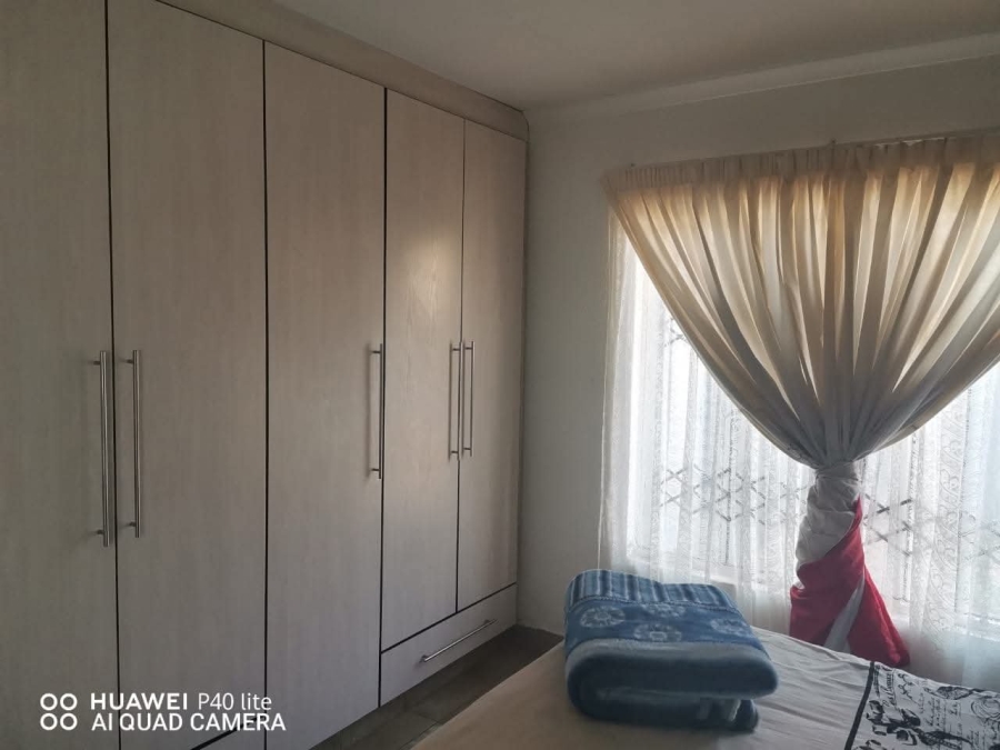 2 Bedroom Property for Sale in Rosslyn Gauteng