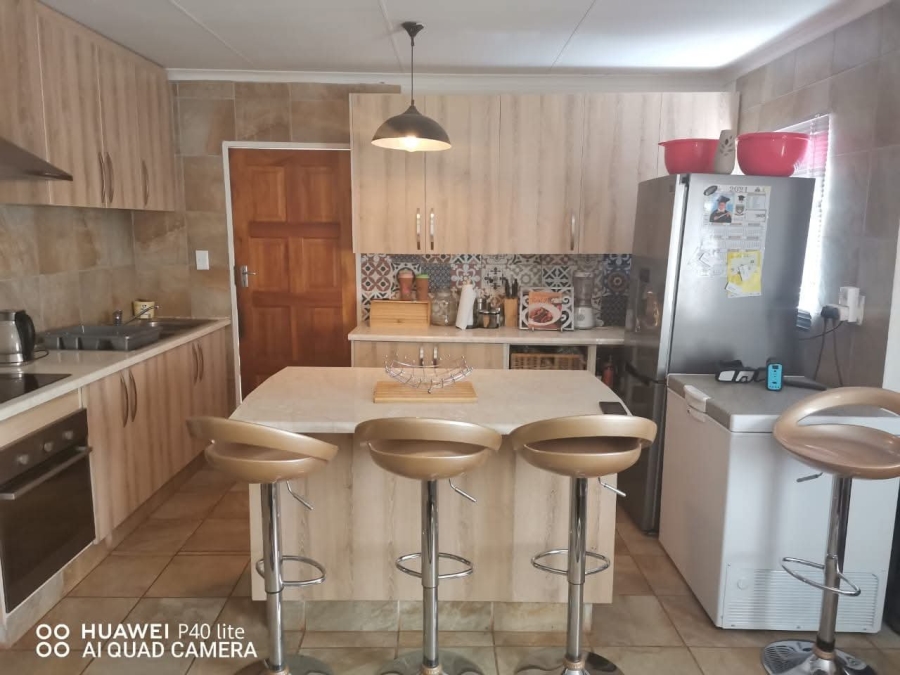 2 Bedroom Property for Sale in Rosslyn Gauteng