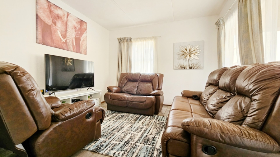 2 Bedroom Property for Sale in Three Rivers Gauteng