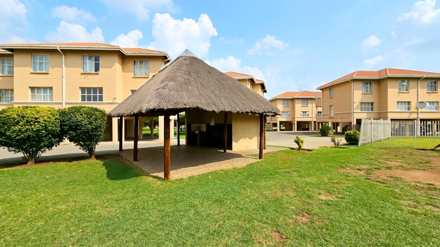 2 Bedroom Property for Sale in Three Rivers Gauteng