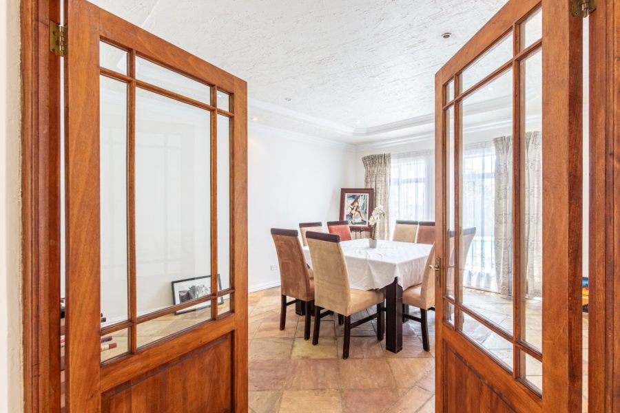 5 Bedroom Property for Sale in Ruimsig Gauteng