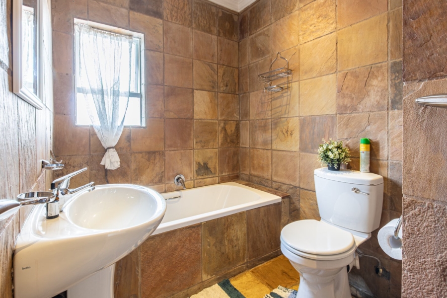 5 Bedroom Property for Sale in Ruimsig Gauteng