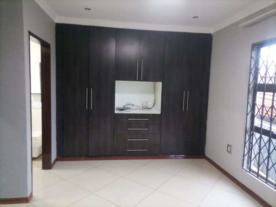 To Let 3 Bedroom Property for Rent in Dawn Park Gauteng