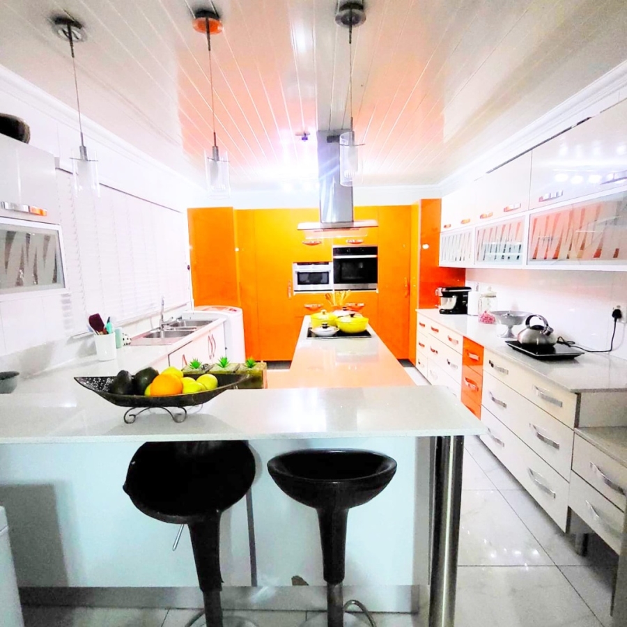 9 Bedroom Property for Sale in Naturena Gauteng