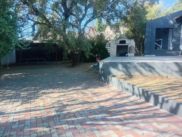 To Let 3 Bedroom Property for Rent in Buccleuch Gauteng