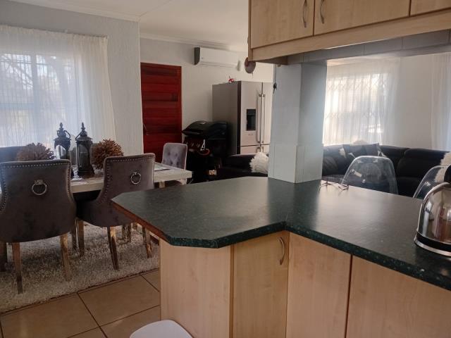 To Let 3 Bedroom Property for Rent in Buccleuch Gauteng