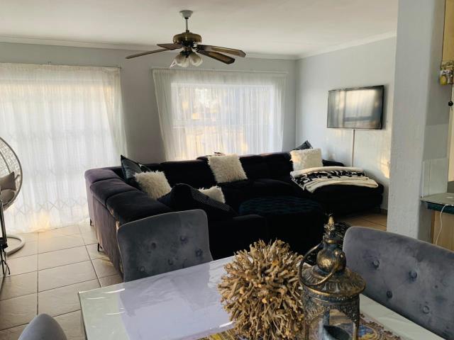 To Let 3 Bedroom Property for Rent in Buccleuch Gauteng