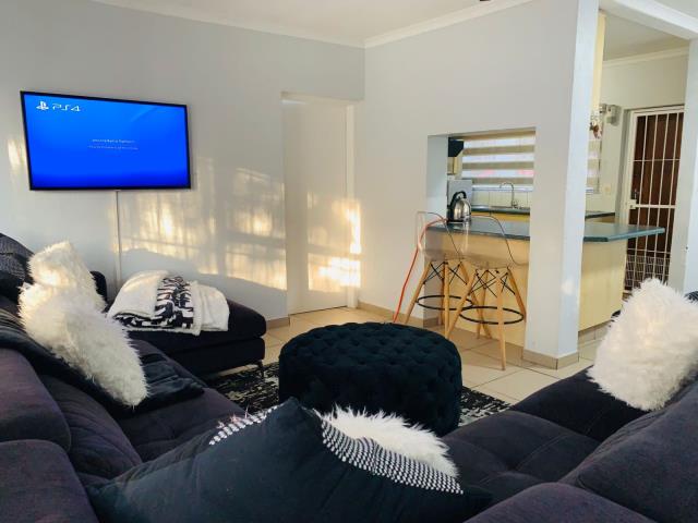 To Let 3 Bedroom Property for Rent in Buccleuch Gauteng