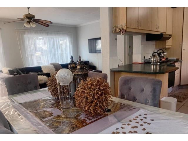 To Let 3 Bedroom Property for Rent in Buccleuch Gauteng