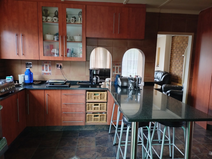 4 Bedroom Property for Sale in Lodeyko Gauteng