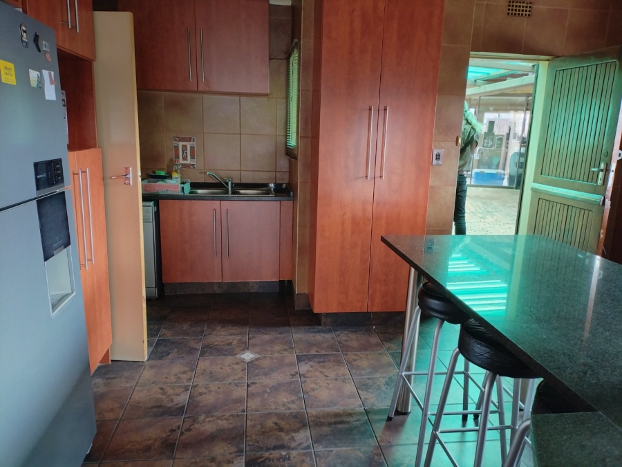 4 Bedroom Property for Sale in Lodeyko Gauteng