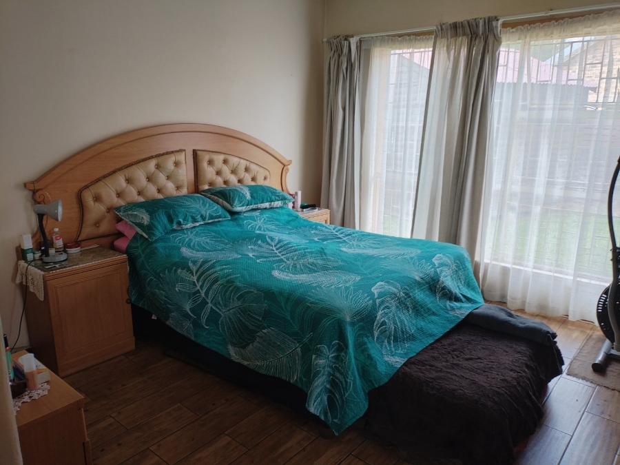 4 Bedroom Property for Sale in Lodeyko Gauteng