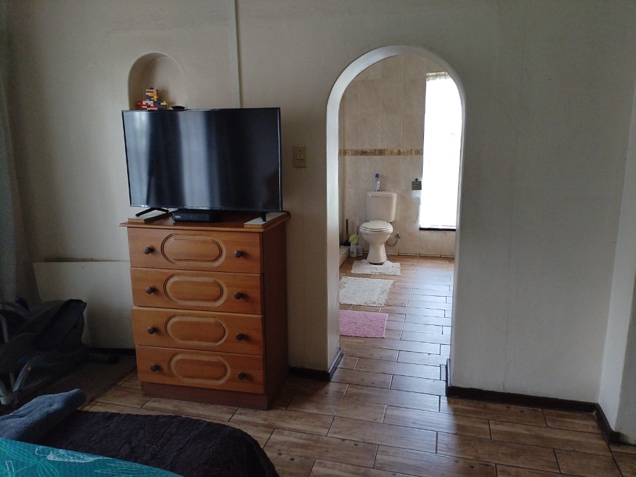 4 Bedroom Property for Sale in Lodeyko Gauteng