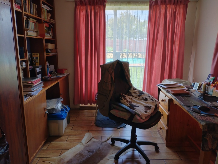 4 Bedroom Property for Sale in Lodeyko Gauteng