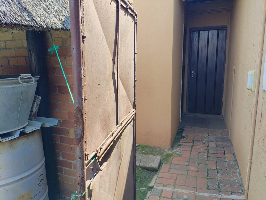 4 Bedroom Property for Sale in Lodeyko Gauteng