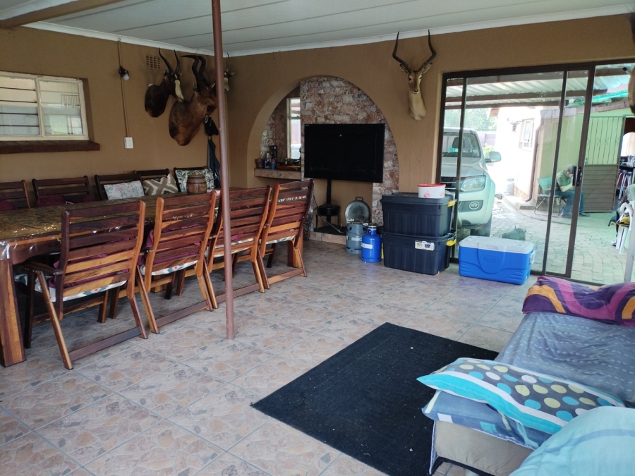 4 Bedroom Property for Sale in Lodeyko Gauteng