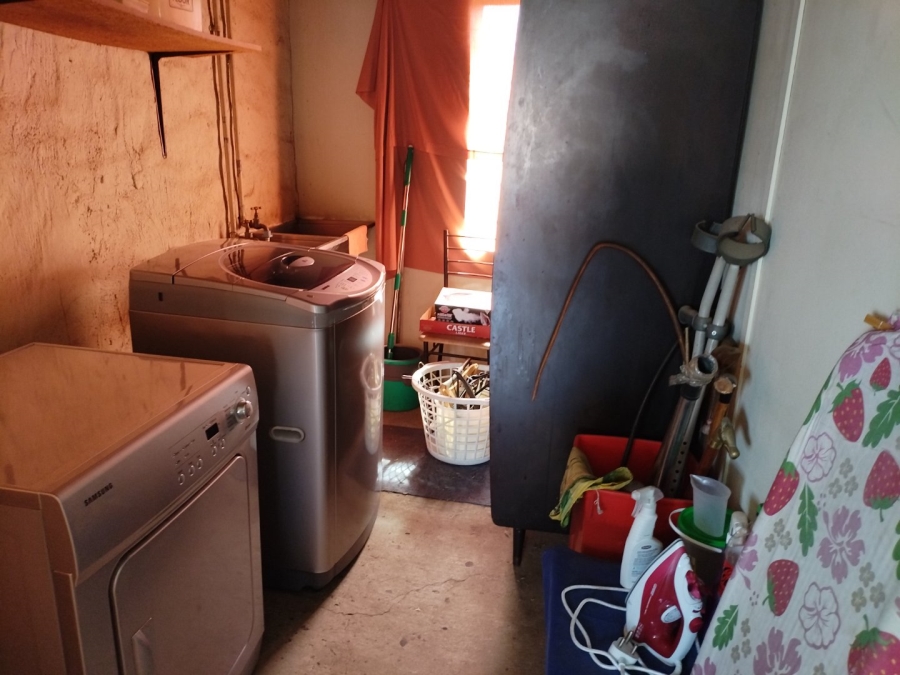 4 Bedroom Property for Sale in Lodeyko Gauteng