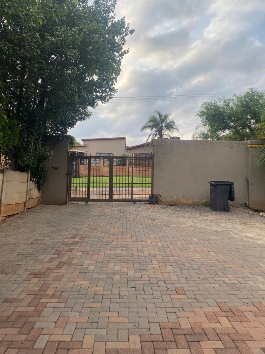 5 Bedroom Property for Sale in Proclamation Hill Gauteng