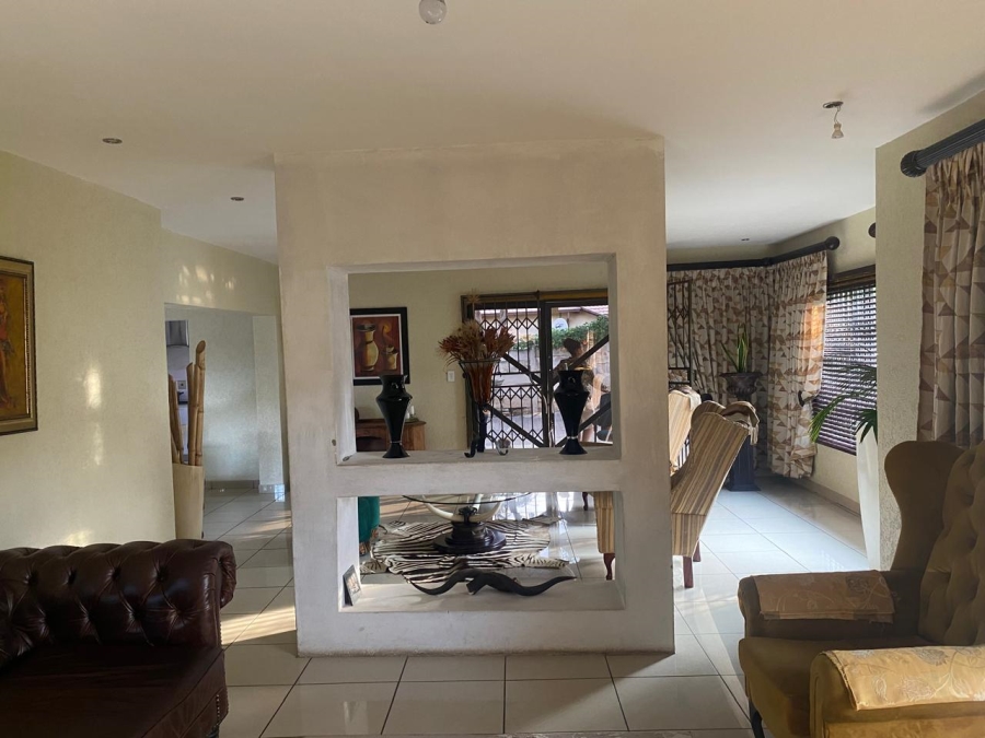 5 Bedroom Property for Sale in Proclamation Hill Gauteng