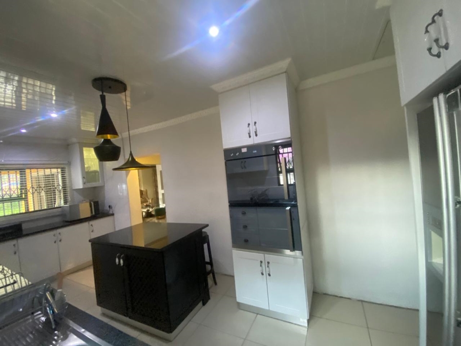 5 Bedroom Property for Sale in Proclamation Hill Gauteng