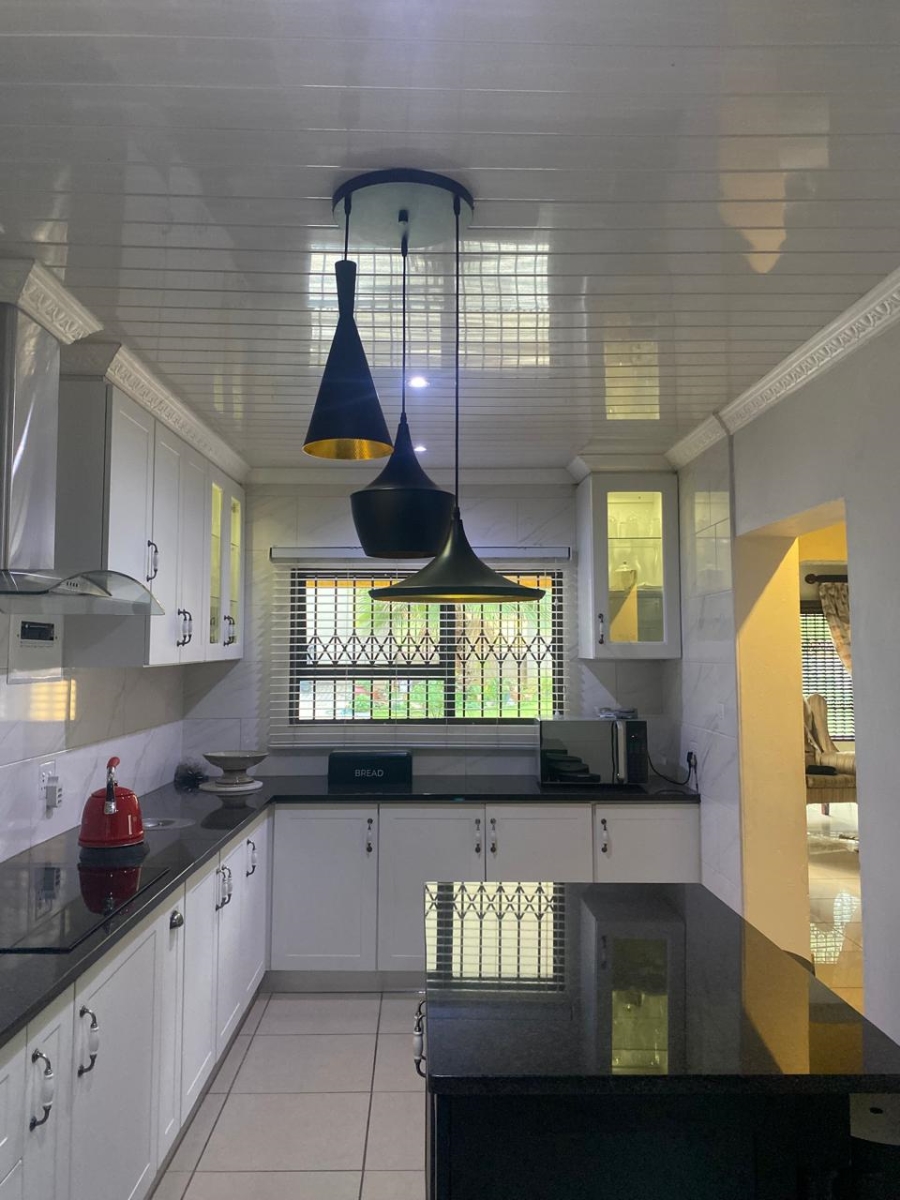 5 Bedroom Property for Sale in Proclamation Hill Gauteng