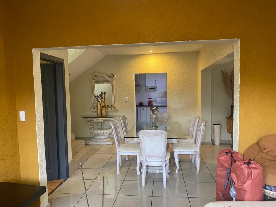 5 Bedroom Property for Sale in Proclamation Hill Gauteng