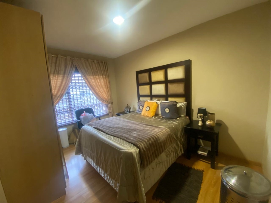 5 Bedroom Property for Sale in Proclamation Hill Gauteng