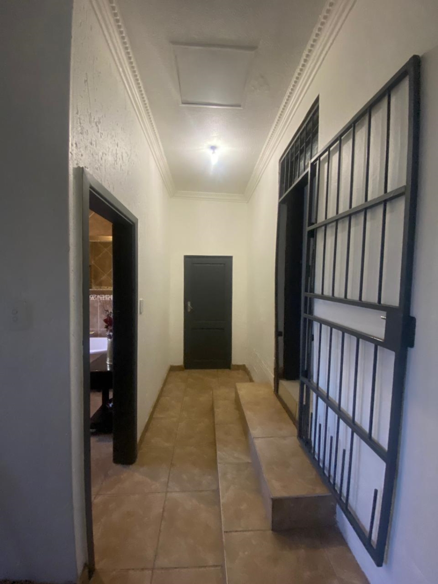 5 Bedroom Property for Sale in Proclamation Hill Gauteng