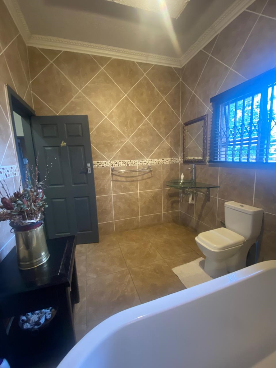 5 Bedroom Property for Sale in Proclamation Hill Gauteng