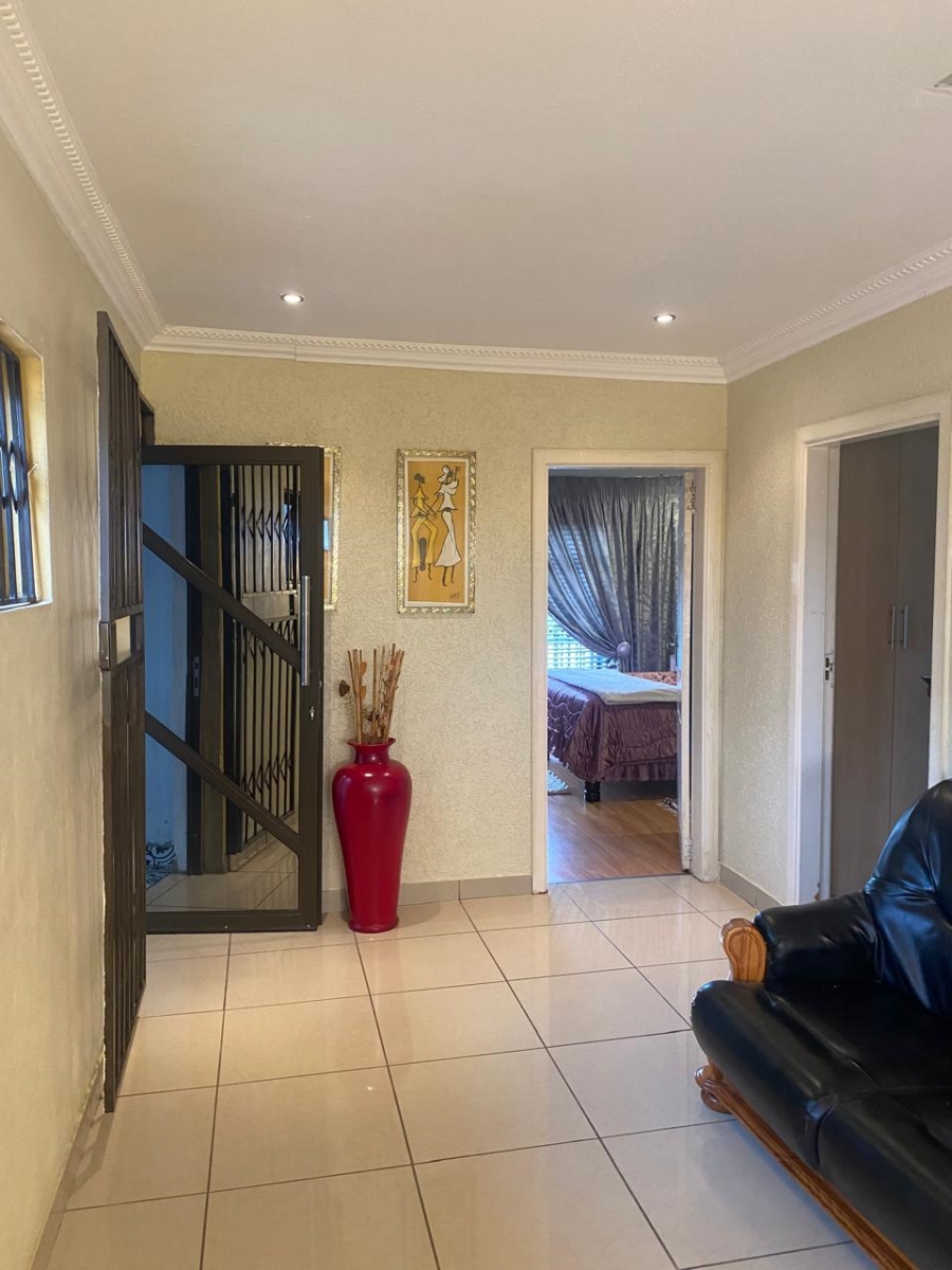 5 Bedroom Property for Sale in Proclamation Hill Gauteng