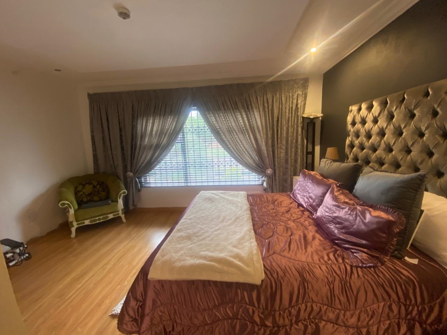 5 Bedroom Property for Sale in Proclamation Hill Gauteng