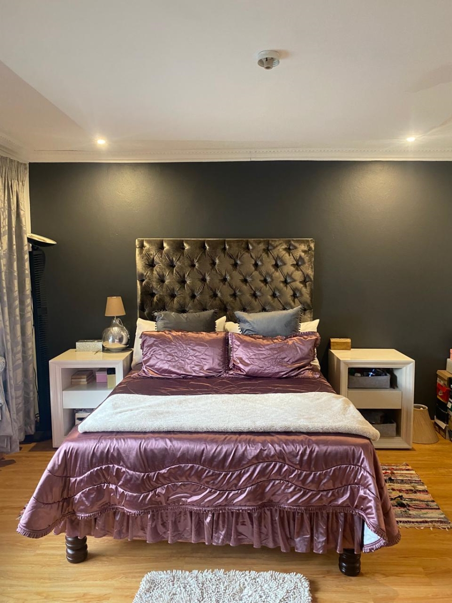 5 Bedroom Property for Sale in Proclamation Hill Gauteng