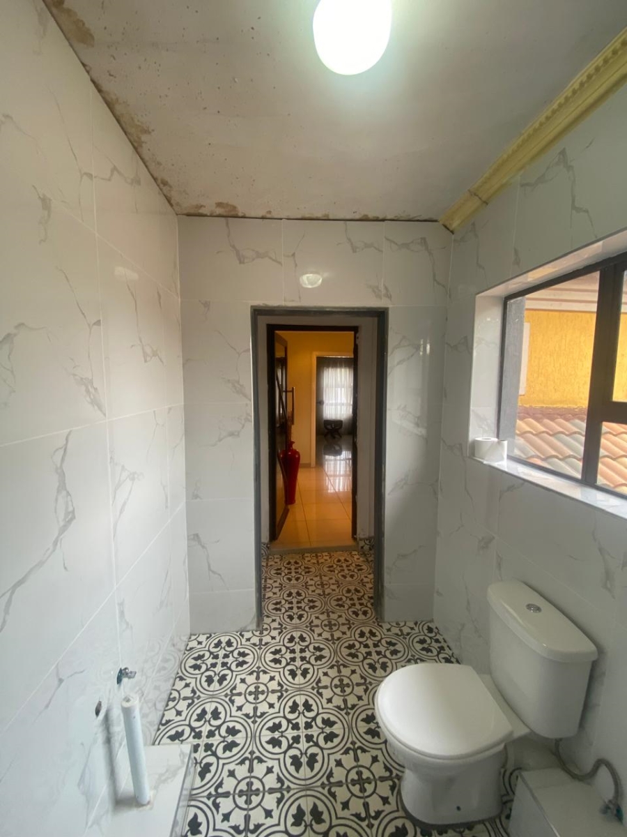 5 Bedroom Property for Sale in Proclamation Hill Gauteng