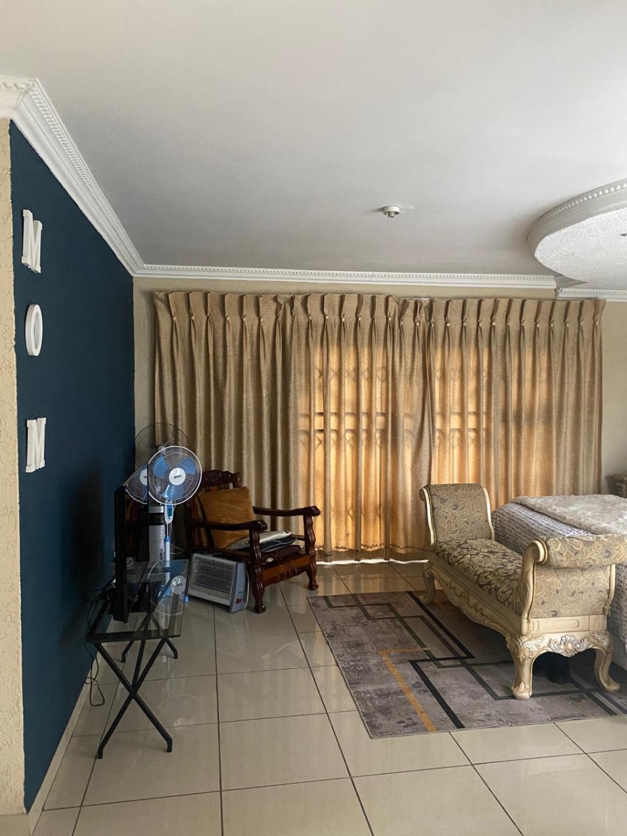 5 Bedroom Property for Sale in Proclamation Hill Gauteng