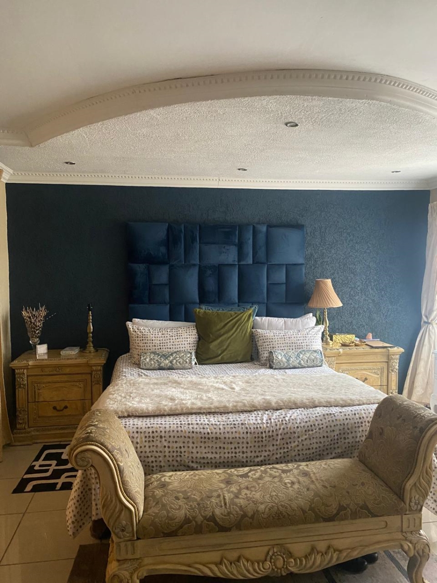 5 Bedroom Property for Sale in Proclamation Hill Gauteng