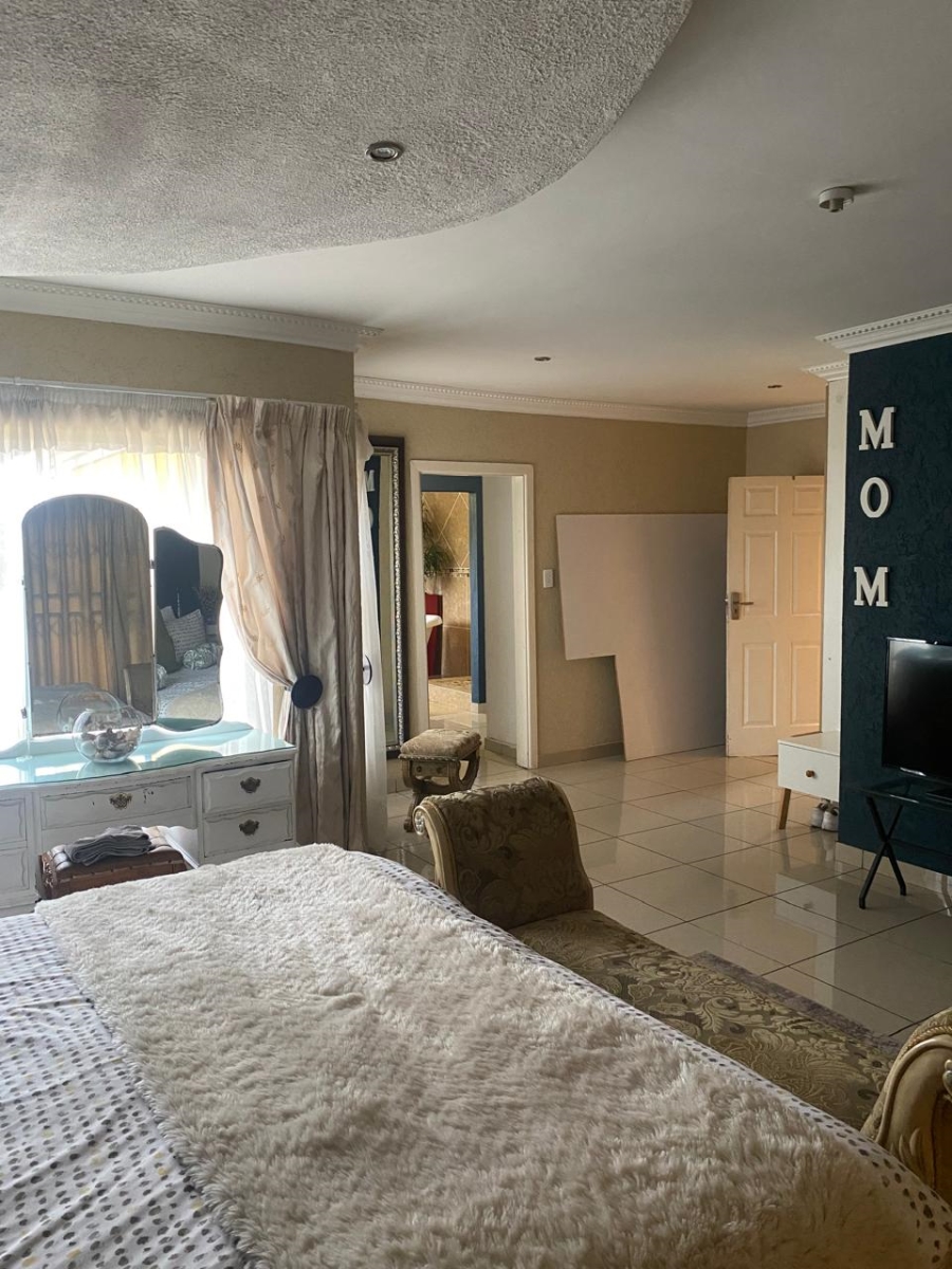 5 Bedroom Property for Sale in Proclamation Hill Gauteng