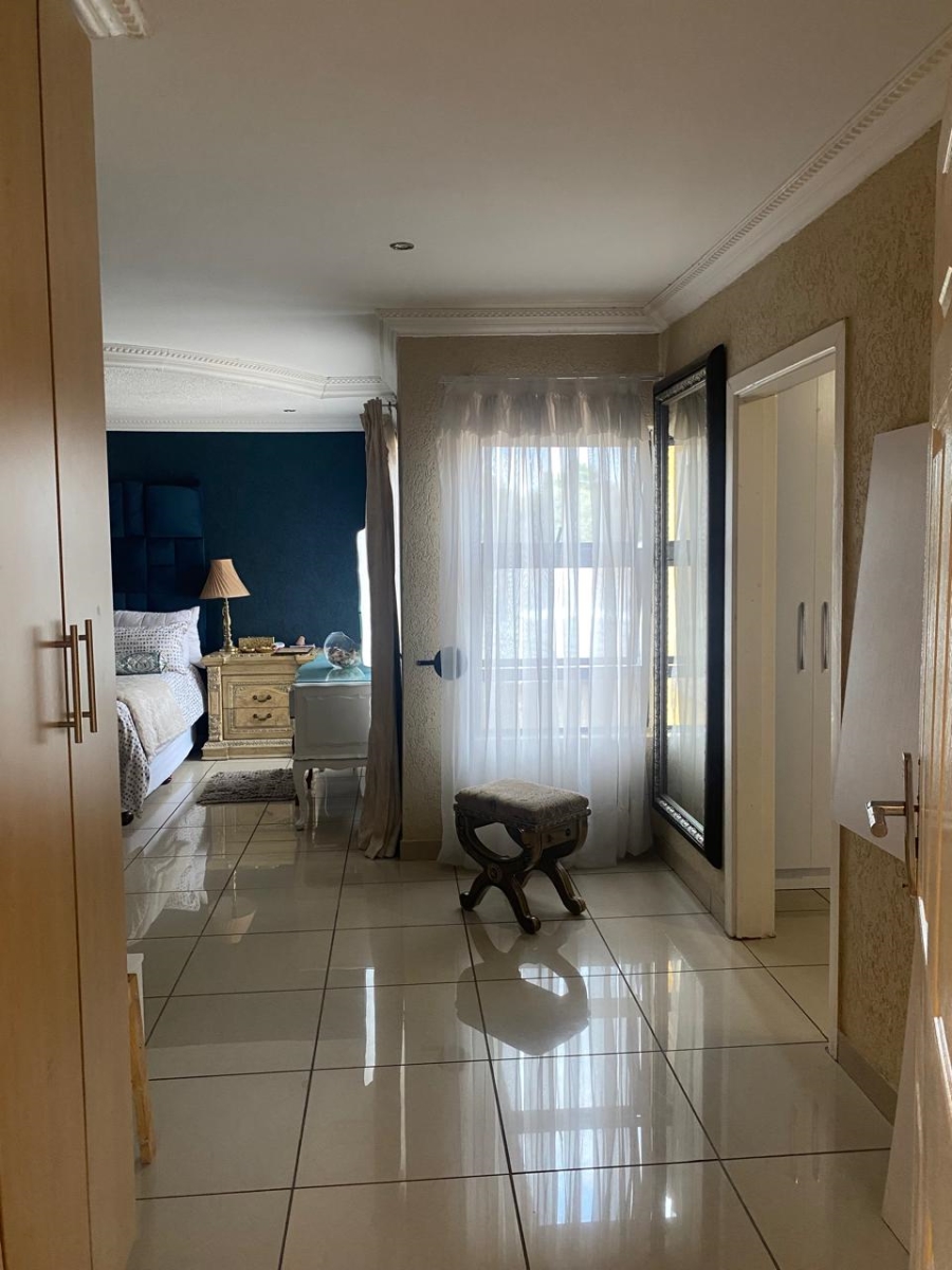 5 Bedroom Property for Sale in Proclamation Hill Gauteng