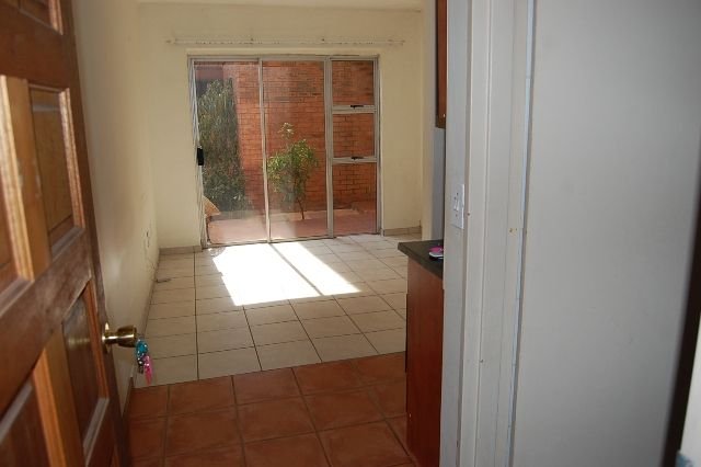 To Let 1 Bedroom Property for Rent in Riviera Gauteng
