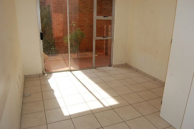 To Let 1 Bedroom Property for Rent in Riviera Gauteng