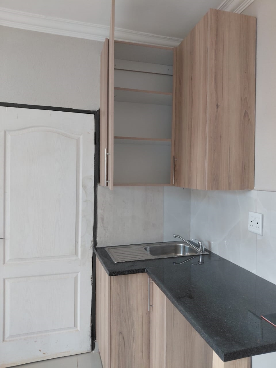 1 Bedroom Property for Sale in Soshanguve FF Gauteng