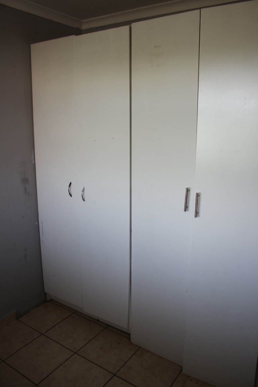 To Let 2 Bedroom Property for Rent in Fleurhof Gauteng