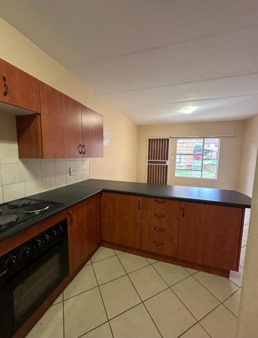 To Let 2 Bedroom Property for Rent in Honeydew Gauteng
