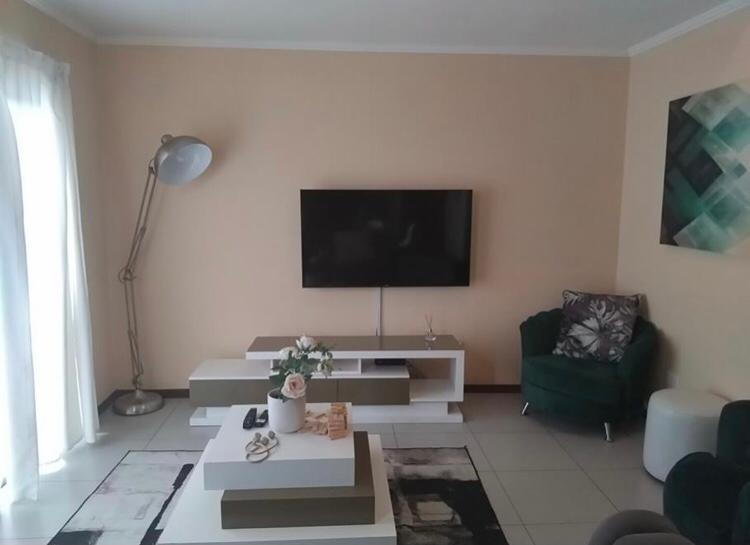 To Let 2 Bedroom Property for Rent in Jackal Creek Golf Estate Gauteng