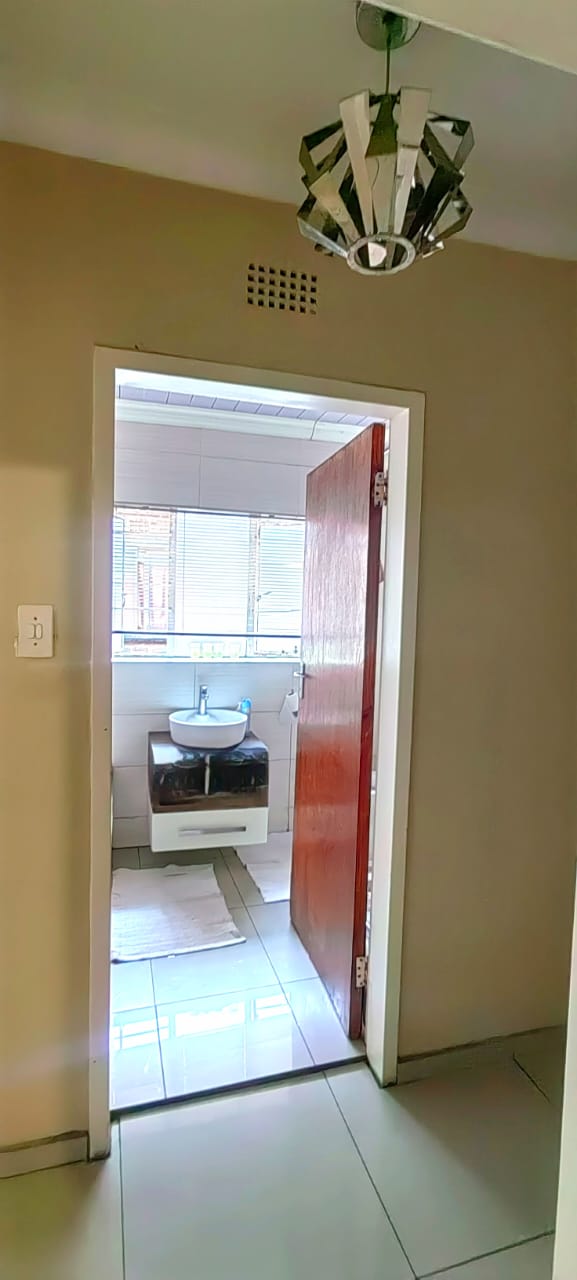  Bedroom Property for Sale in Discovery Gauteng